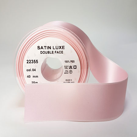 Se Satin bånd - Sart Lyserød satin bånd - nr 04 6 mm hos Vivi´s Butik