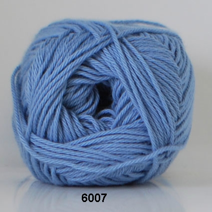 Cotton nr. 8/4 - Bomuldsgarn til hækling - fv 6007 Himmel Blå