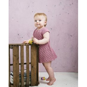 Elise stickmnster By Permin Babyklnning med hlmnster 891128