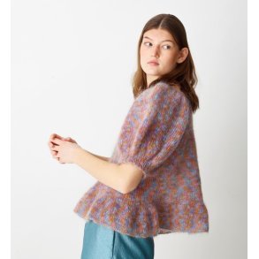 Bella Permin stickmnster/stickpaket - Blus med puffrmar & volang 893168