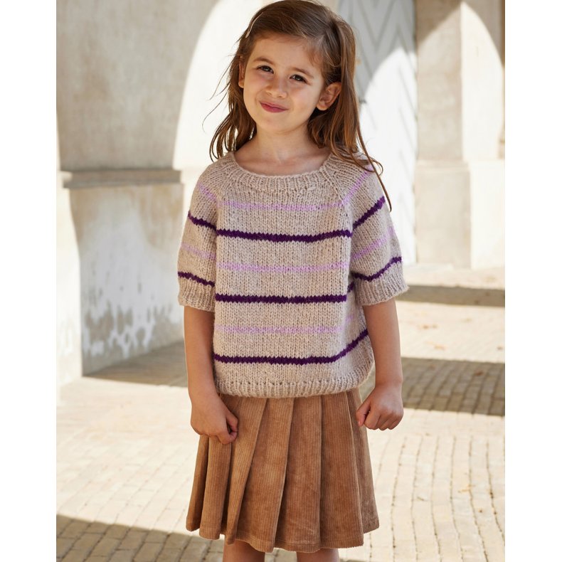 Alice randig T-shirt � stickkit f�r barn 2�12 �r fr�n Permin - 8962144