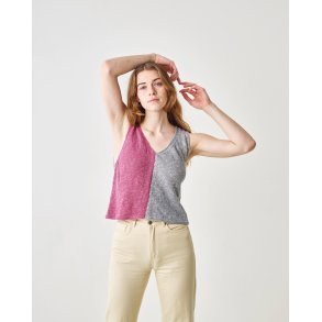 Scarlet strikkeopskrift  2-FARVET SOMMERTOP MED V-HALS - 898081