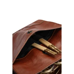 Betina nleetui Muud- Rich Brown