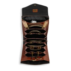 Betina nleetui Muud- Rich Brown